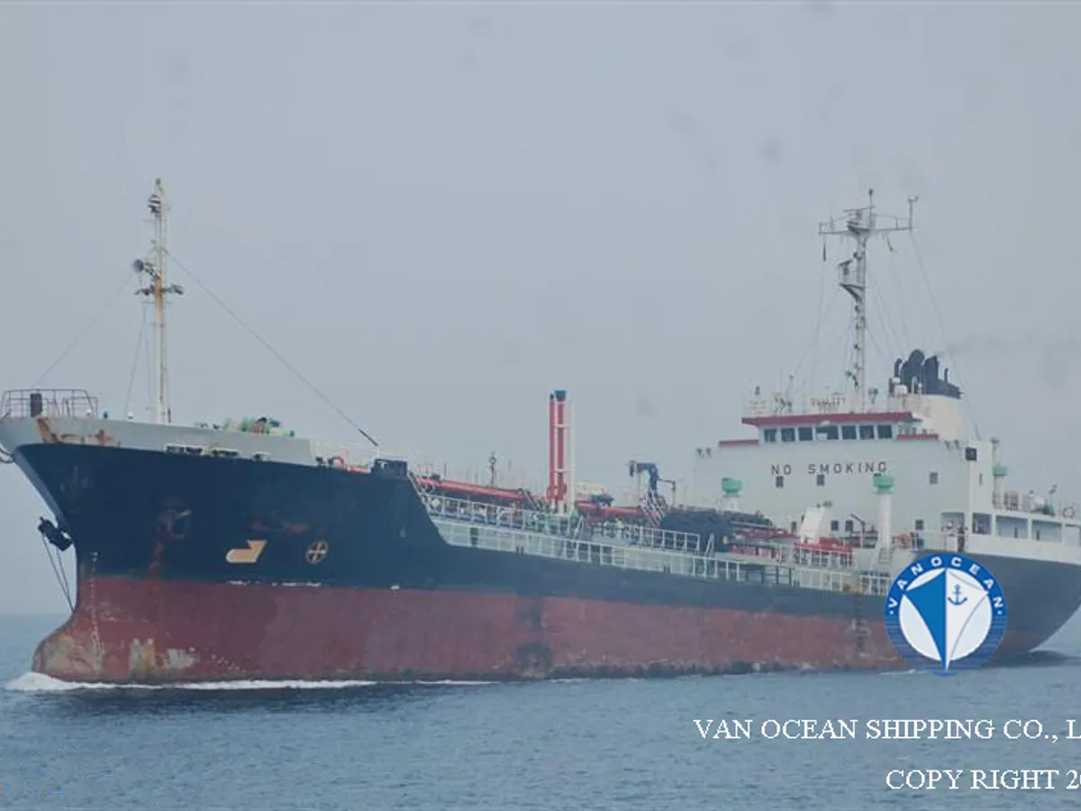 Kapal tanker minyak/bahan kimia kanggo didol