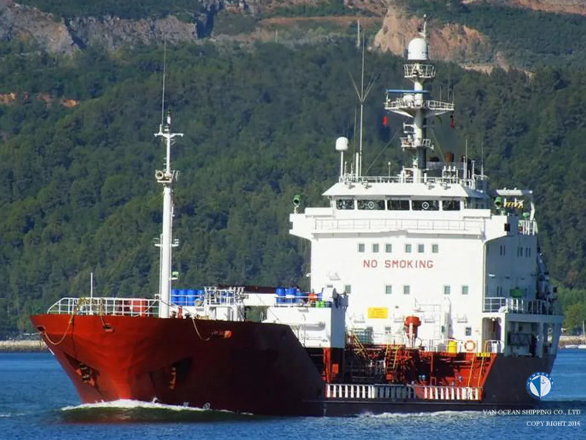 Kapal tanker minyak/bahan kimia kanggo didol