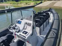 Kapal kontainer kanggo didol