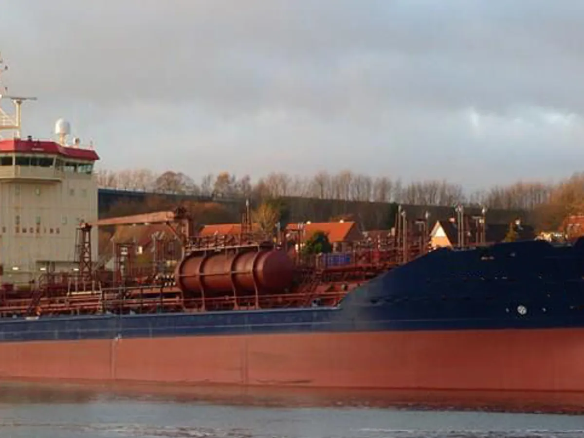Kapal tanker minyak/bahan kimia kanggo didol