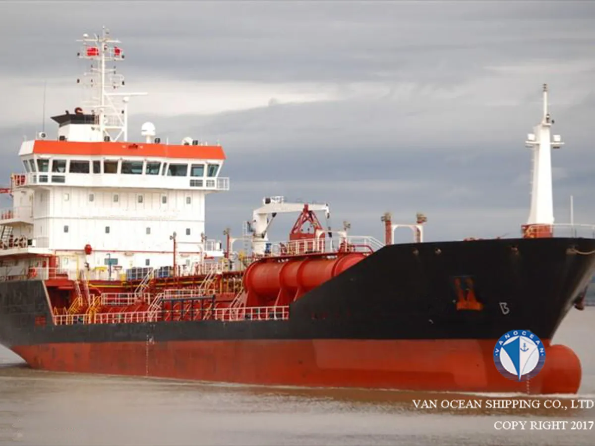 Kapal tanker minyak/bahan kimia kanggo didol