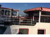 Kapal kontainer kanggo didol