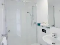 Katamaran kanggo didol