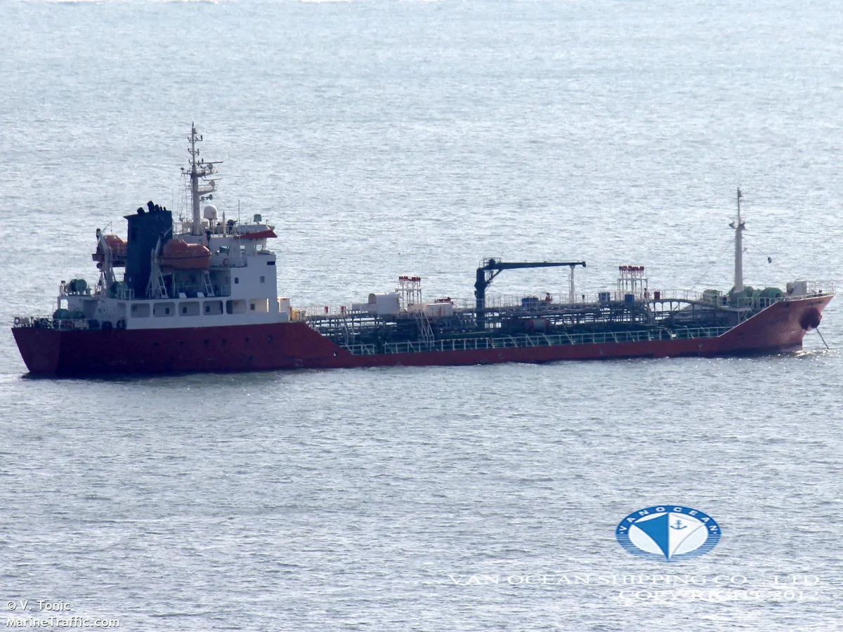 Kapal tanker minyak/bahan kimia kanggo didol