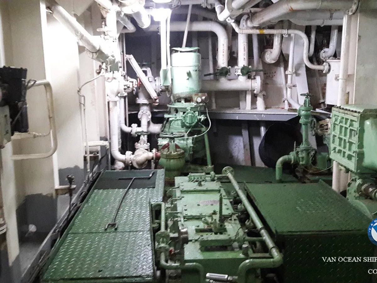 Kapal tanker minyak/bahan kimia kanggo didol