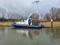 Kapal kontainer kanggo didol