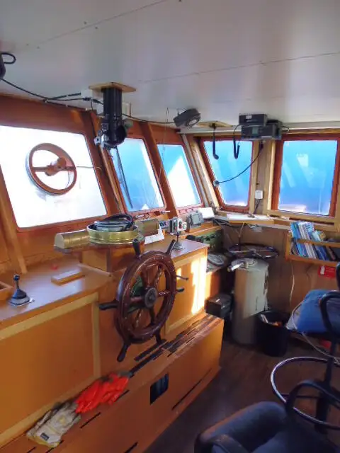 Kapal tanker minyak/bahan kimia kanggo didol