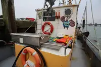 Kapal trawler kanggo didol