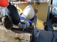Kapal kerja kanggo didol