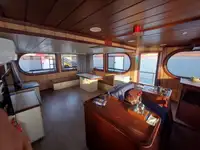 Kapal kerja kanggo didol