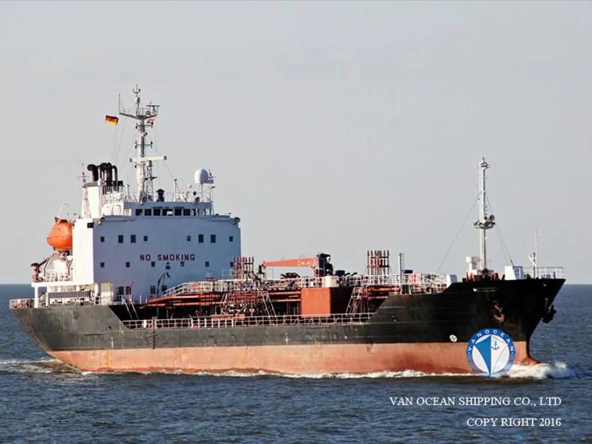 Kapal tanker minyak/bahan kimia kanggo didol