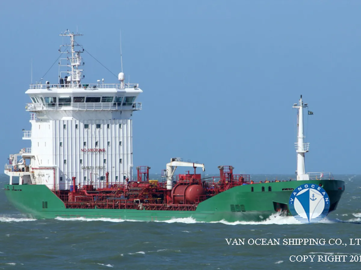 Kapal tanker minyak/bahan kimia kanggo didol