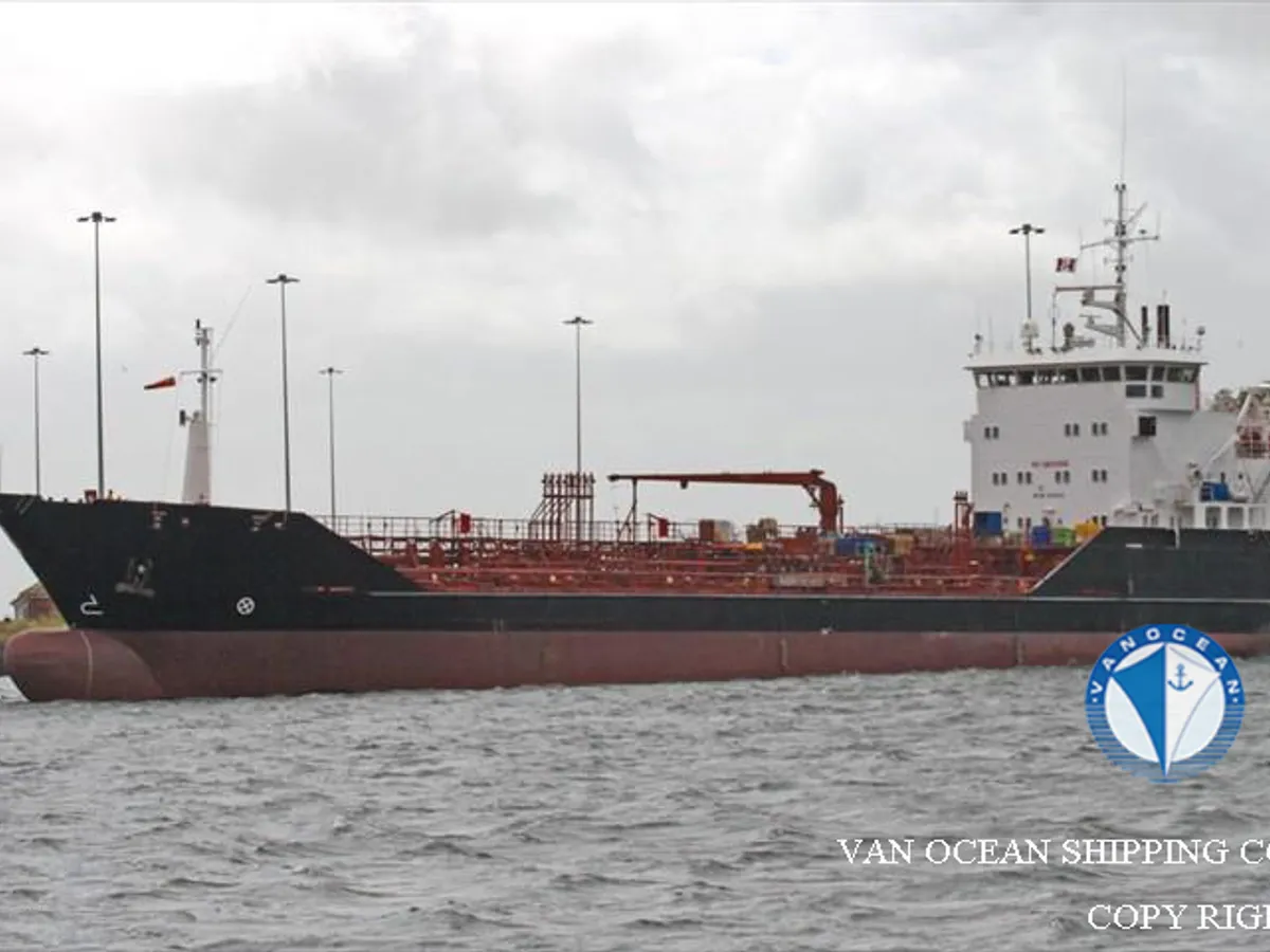 Kapal tanker minyak/bahan kimia kanggo didol