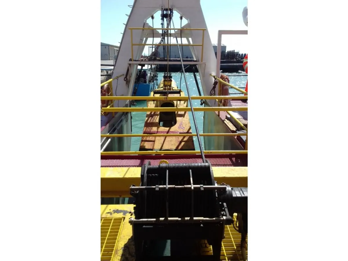 Kapal dredger kanggo didol