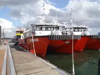 Katamaran kanggo didol