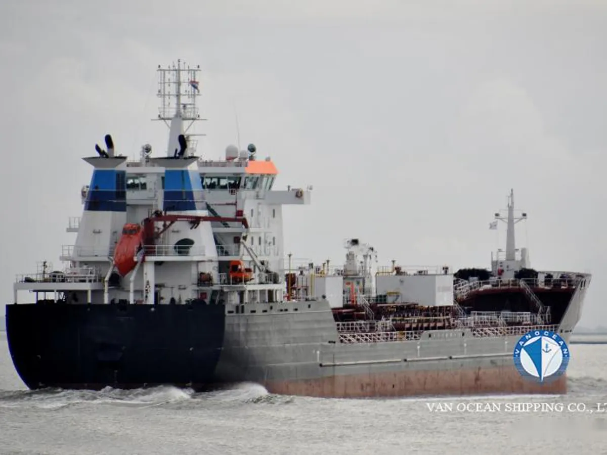 Kapal tanker minyak/bahan kimia kanggo didol