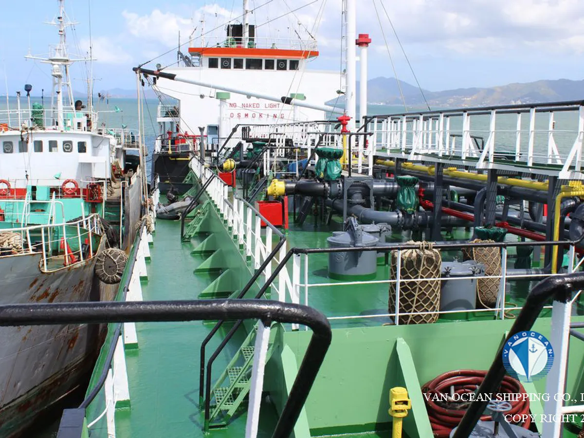 Kapal tanker minyak/bahan kimia kanggo didol