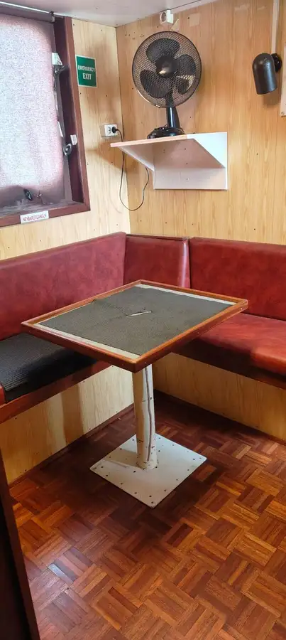 Kapal pasokan kanggo didol