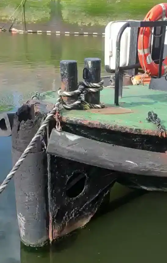 Kapal kerja kanggo didol