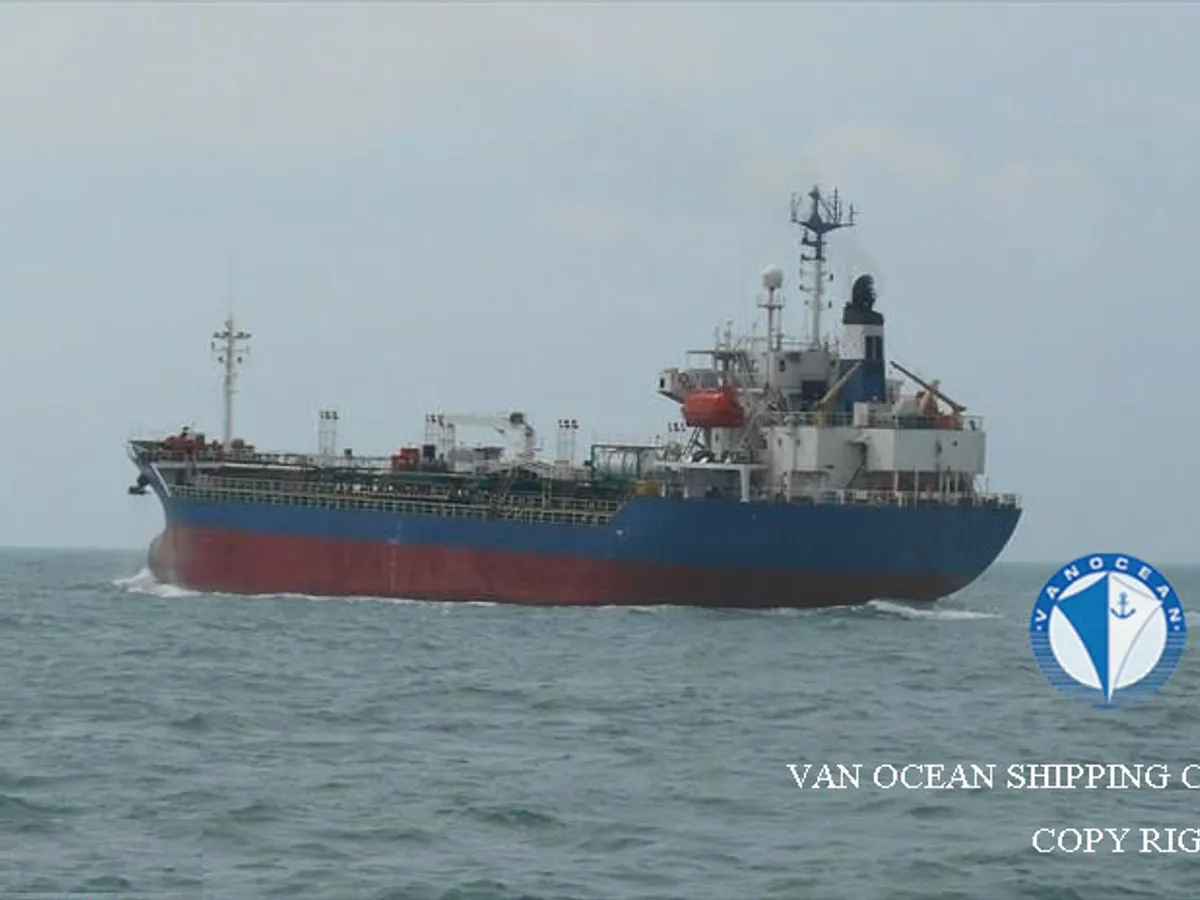 Kapal tanker minyak/bahan kimia kanggo didol
