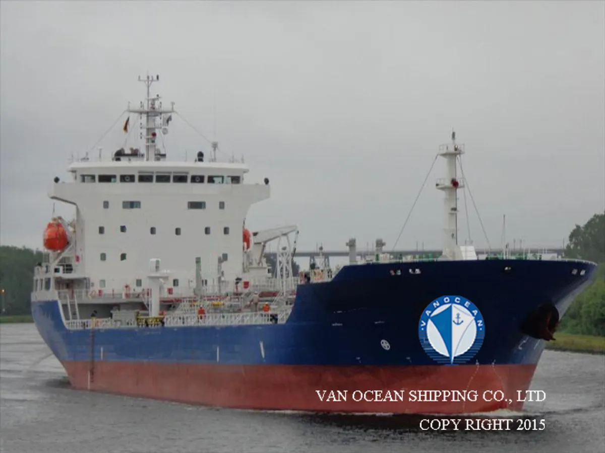 Kapal tanker minyak/bahan kimia kanggo didol