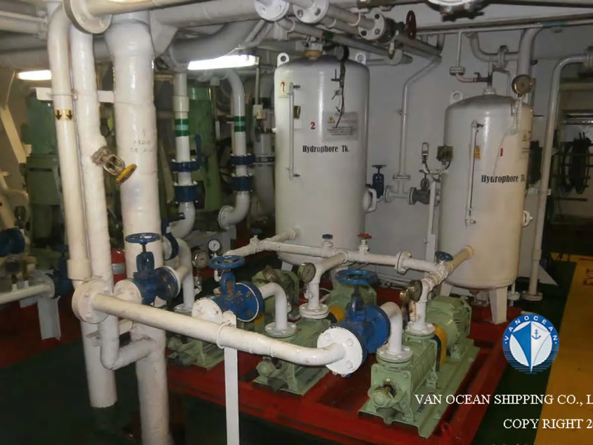 Kapal tanker minyak/bahan kimia kanggo didol