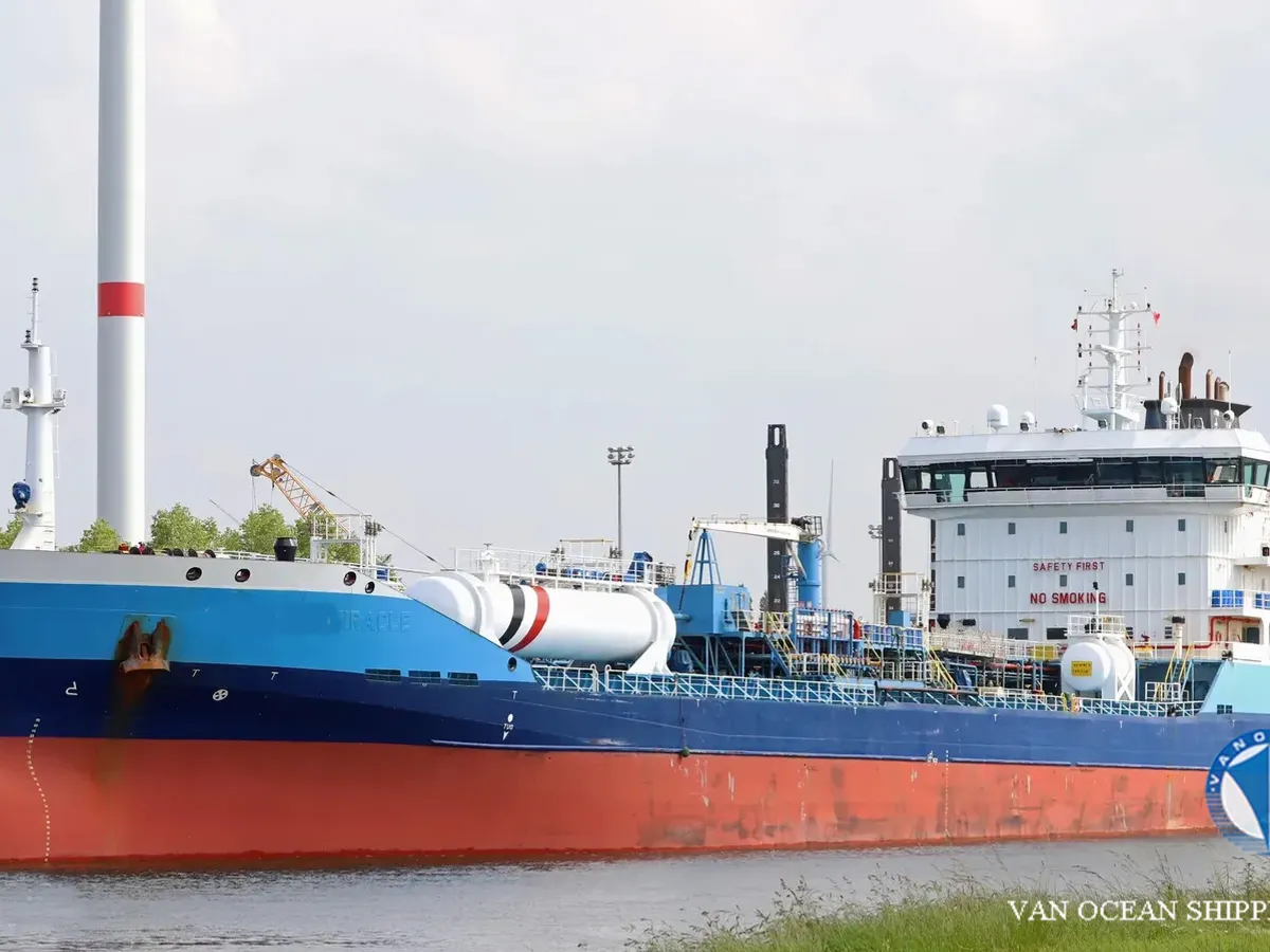 Kapal tanker minyak/bahan kimia kanggo didol