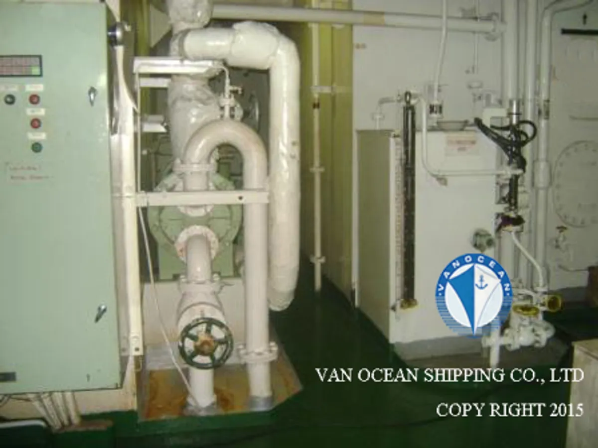 Kapal tanker minyak/bahan kimia kanggo didol