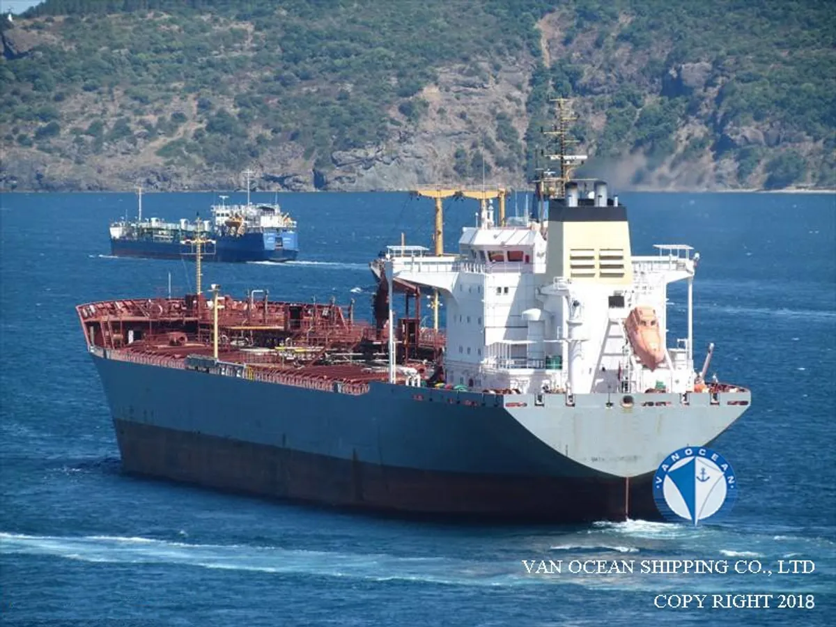 Kapal tanker minyak/bahan kimia kanggo didol