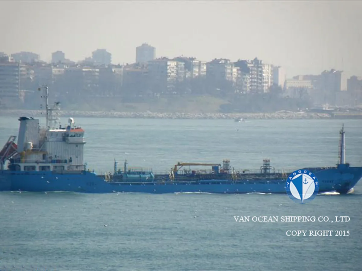 Kapal tanker minyak/bahan kimia kanggo didol