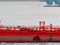 Kapal tanker minyak/bahan kimia kanggo didol