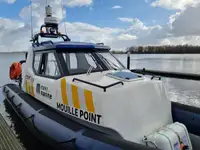 Kapal kontainer kanggo didol