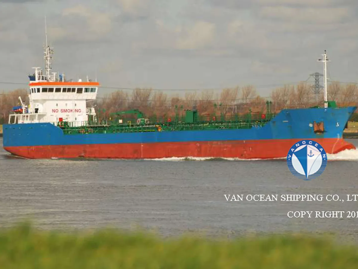 Kapal tanker minyak/bahan kimia kanggo didol