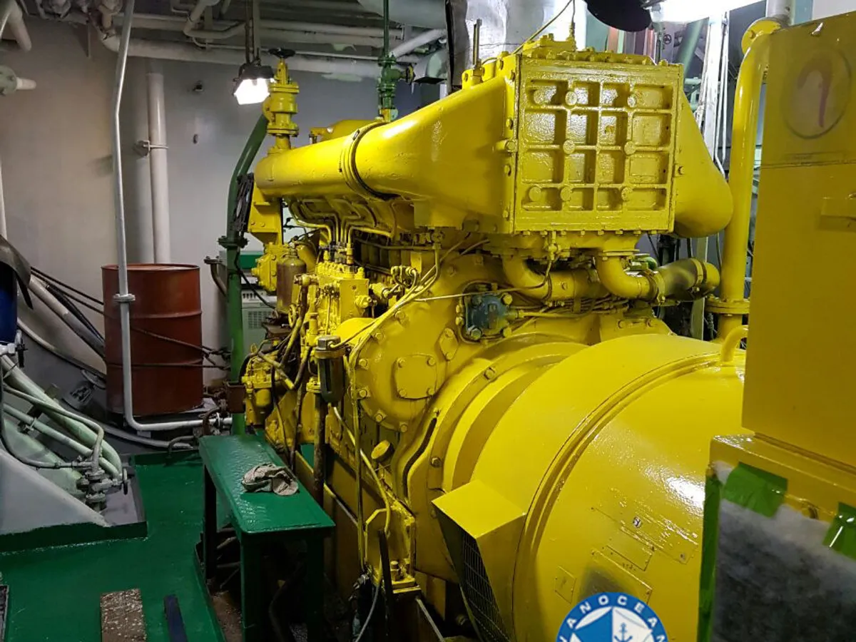 Kapal tanker minyak/bahan kimia kanggo didol
