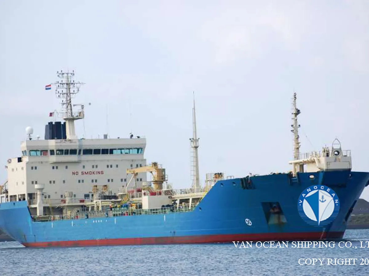Kapal tanker minyak/bahan kimia kanggo didol
