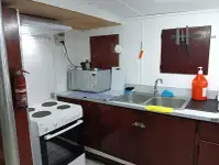 Kapal kontainer kanggo didol