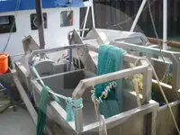 Kapal trawler berkas kanggo didol
