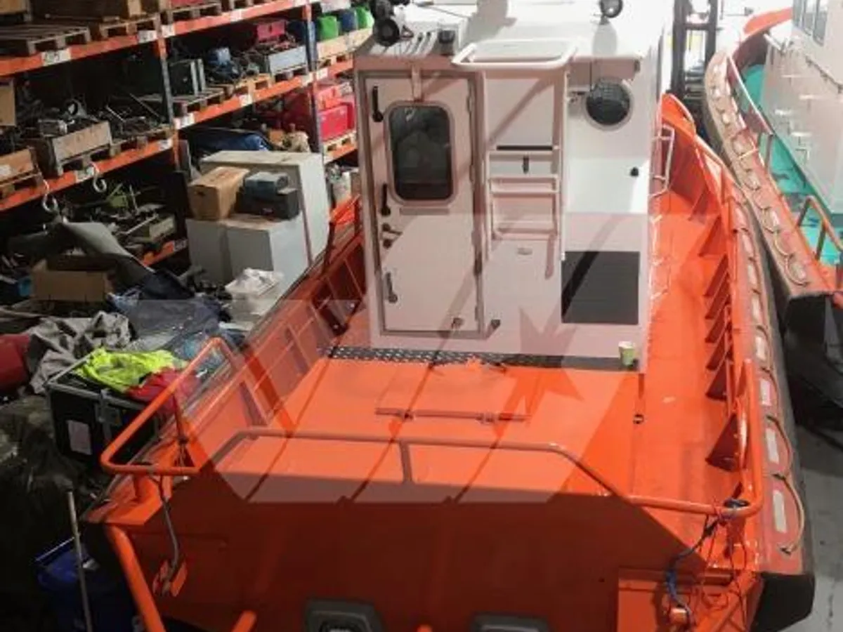 Kapal kerja kanggo didol