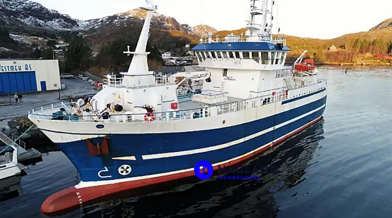 Kapal longliner kanggo didol