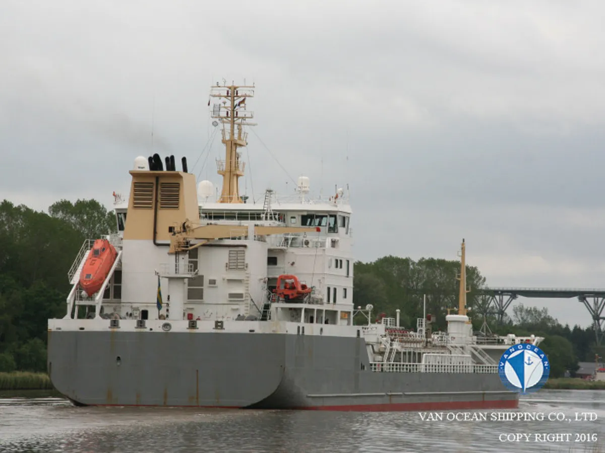 Kapal tanker minyak/bahan kimia kanggo didol