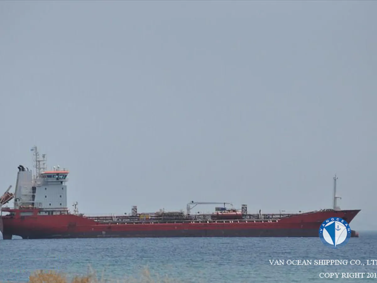 Kapal tanker minyak/bahan kimia kanggo didol