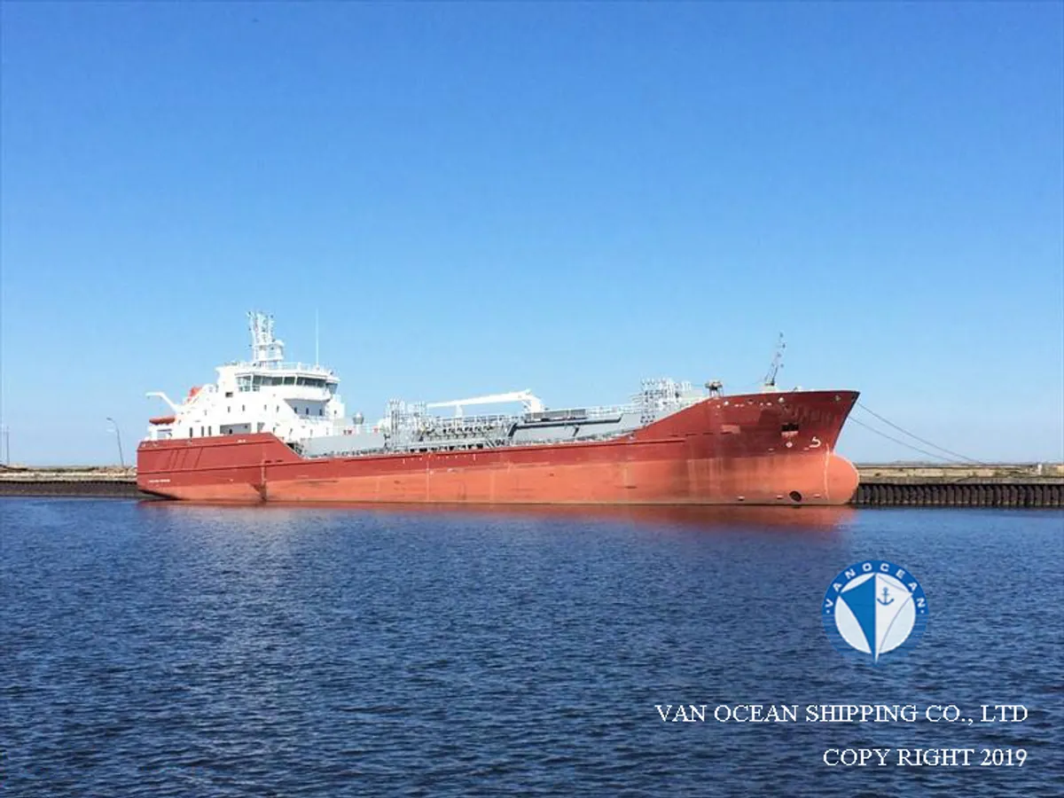 Kapal tanker minyak/bahan kimia kanggo didol