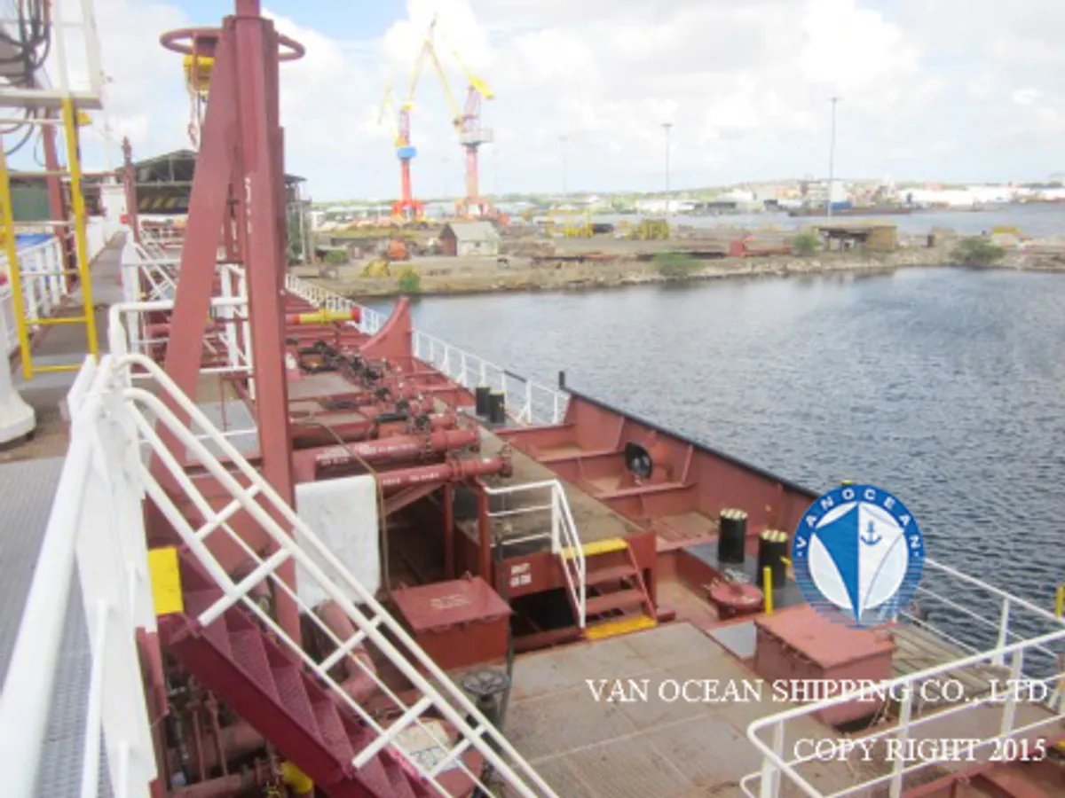 Kapal tanker minyak/bahan kimia kanggo didol