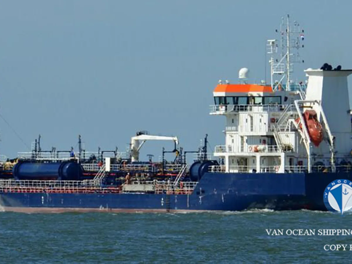 Kapal tanker minyak/bahan kimia kanggo didol