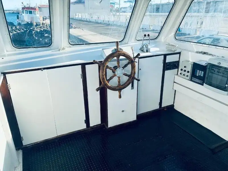 Kapal kerja kanggo didol