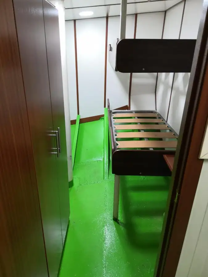 Kapal kerja kanggo didol