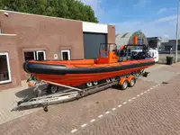 Kapal kontainer kanggo didol