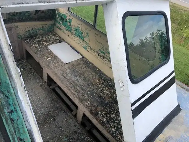 Kapal kerja kanggo didol