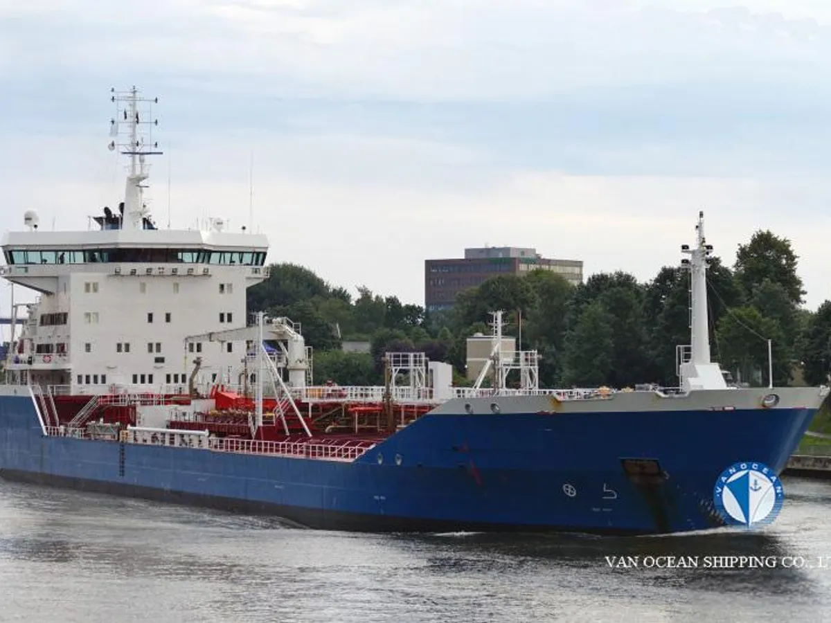 Kapal tanker minyak/bahan kimia kanggo didol