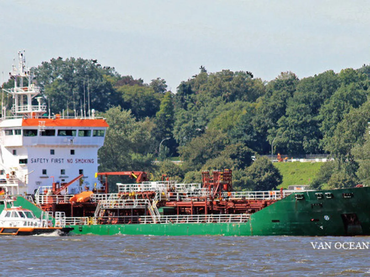 Kapal tanker minyak/bahan kimia kanggo didol